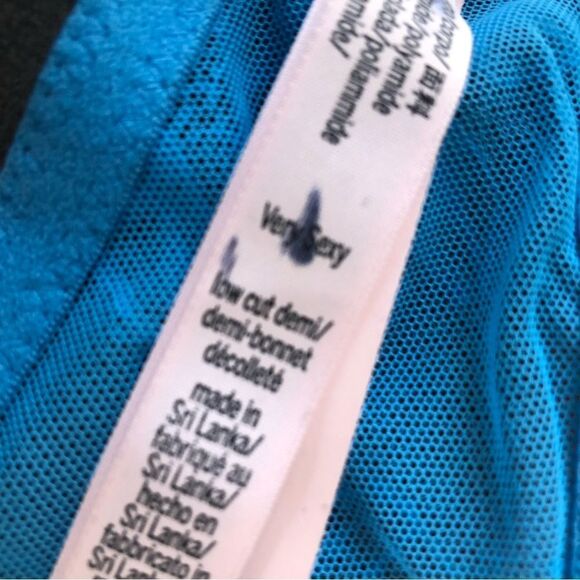 Victoria’s Secret Unlined Rose Lace & Grommet Low-Cut Demi Bra - Picture 7 of 8